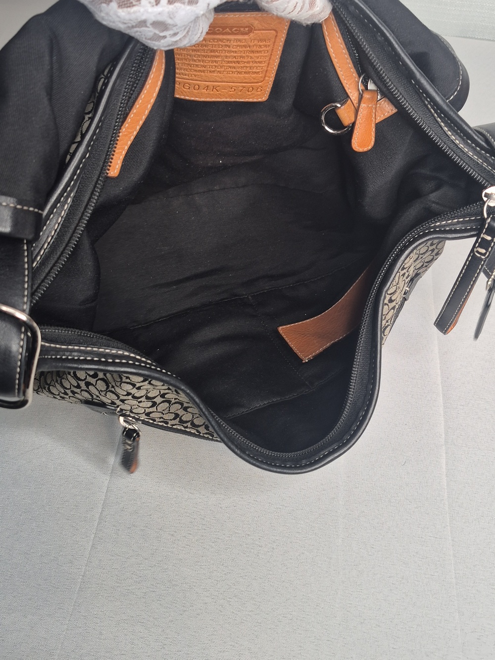Coach Black and Gray cc Signature  Messenger Crossbody with Wristlet - Picture 12 of 16